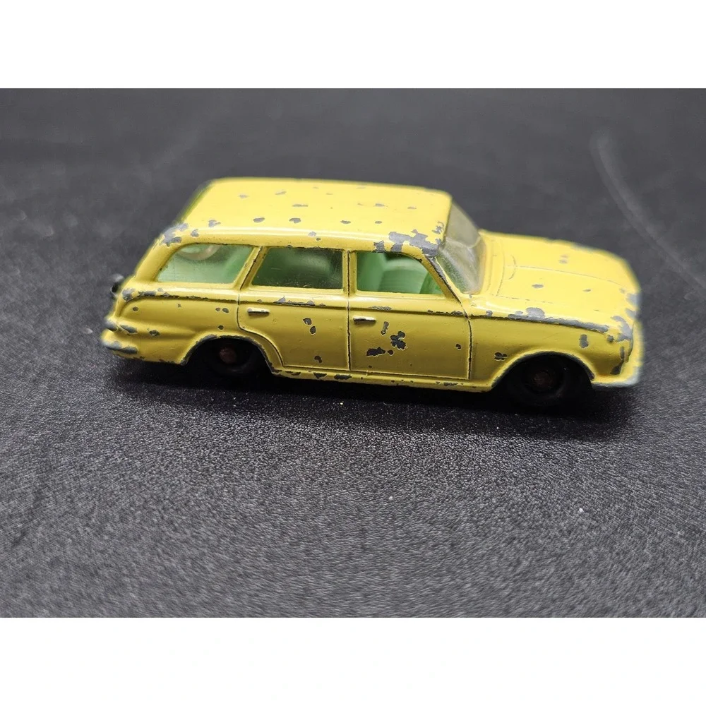 Vintage 1963 Lesney Matchbox No. 38 Vauxhall Victor Estate Car Black Wheels Read
